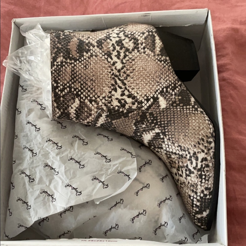 Qupid snake print booties